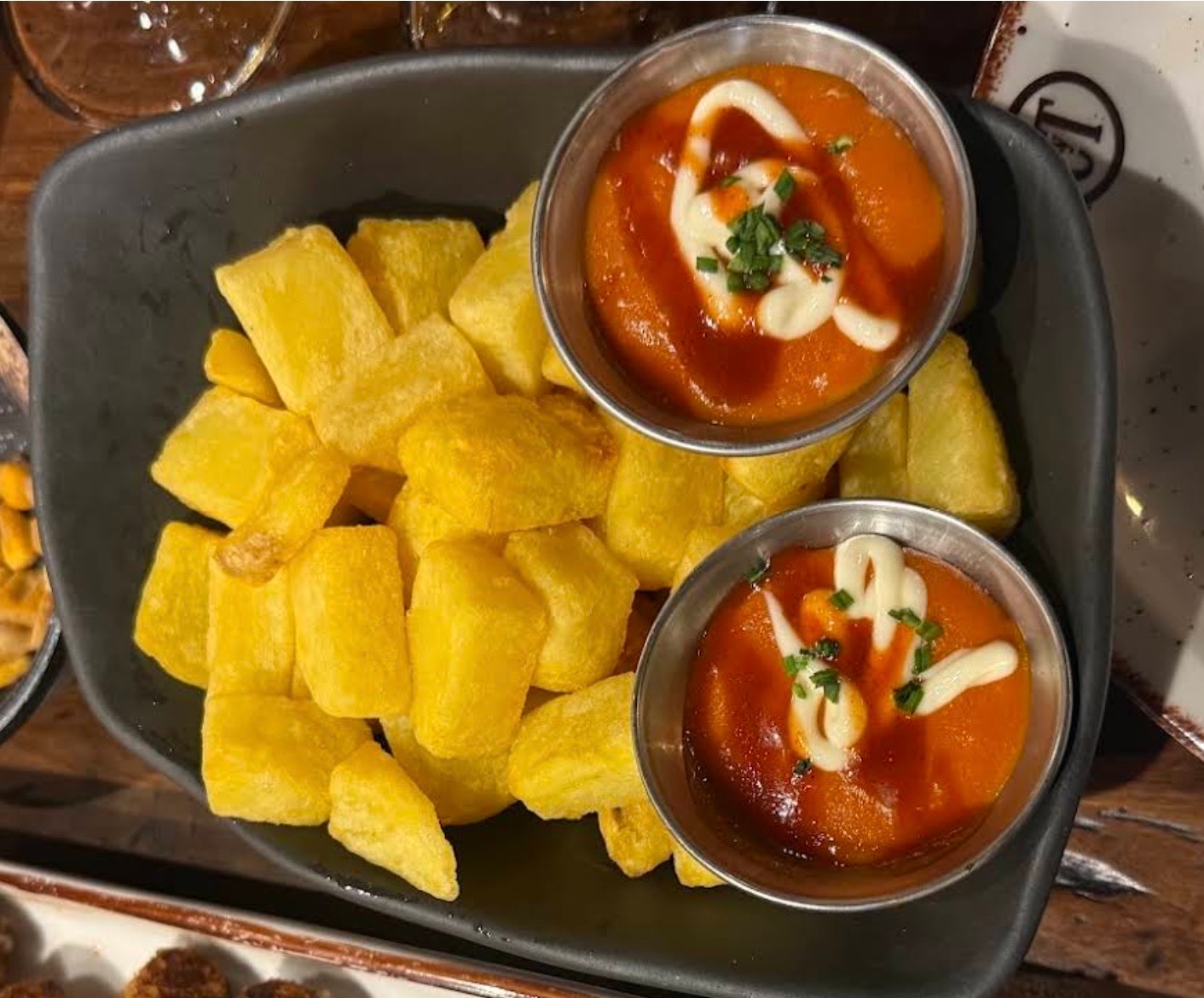Foto de las bravas: Cañas y Tapas