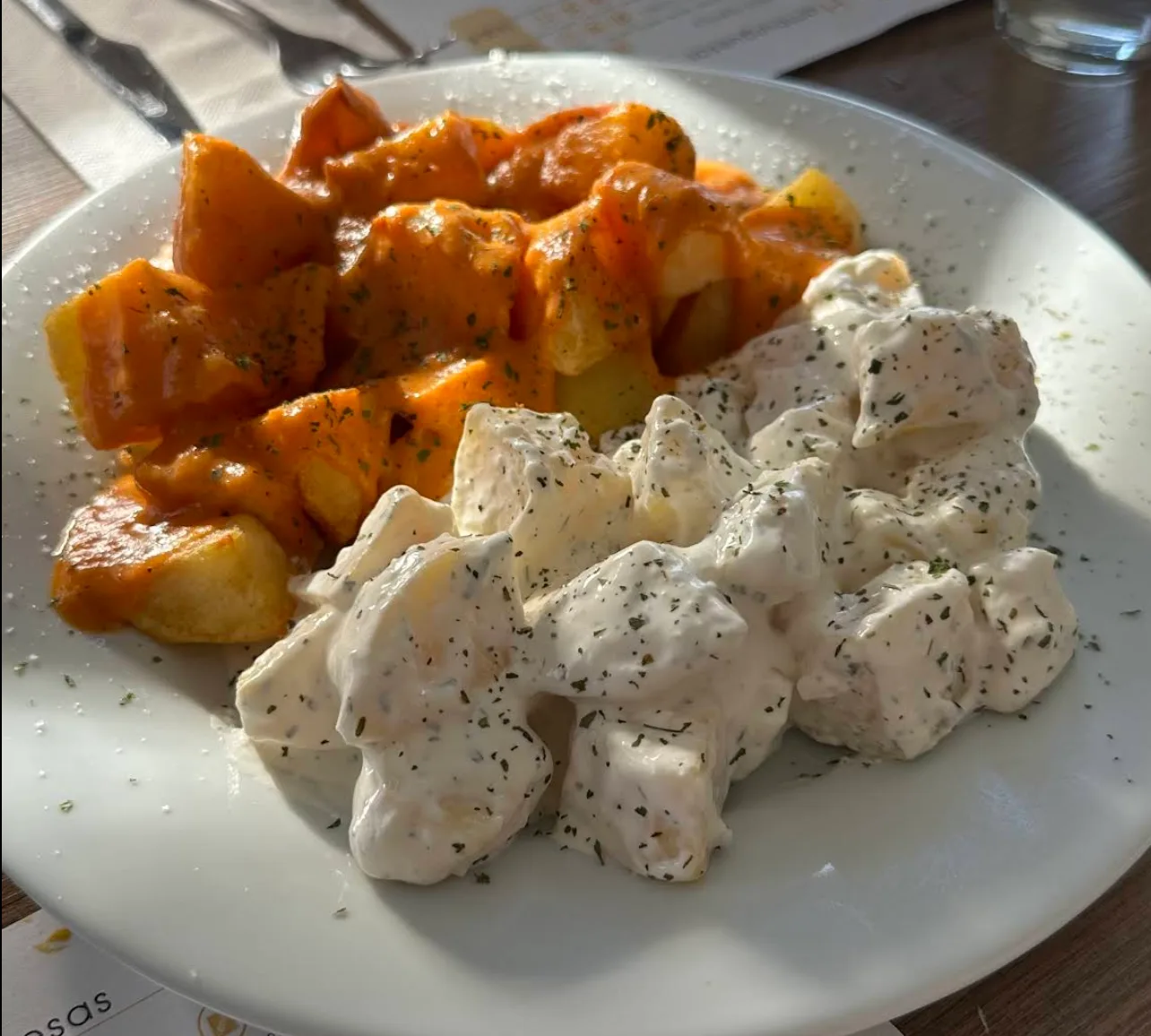Foto de las bravas: La Sede Cafetería Restaurante