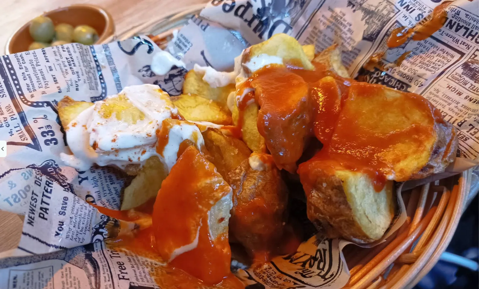 Foto de las bravas: 🍔 A las Bravas - Burger Bar Vallecas 🍔